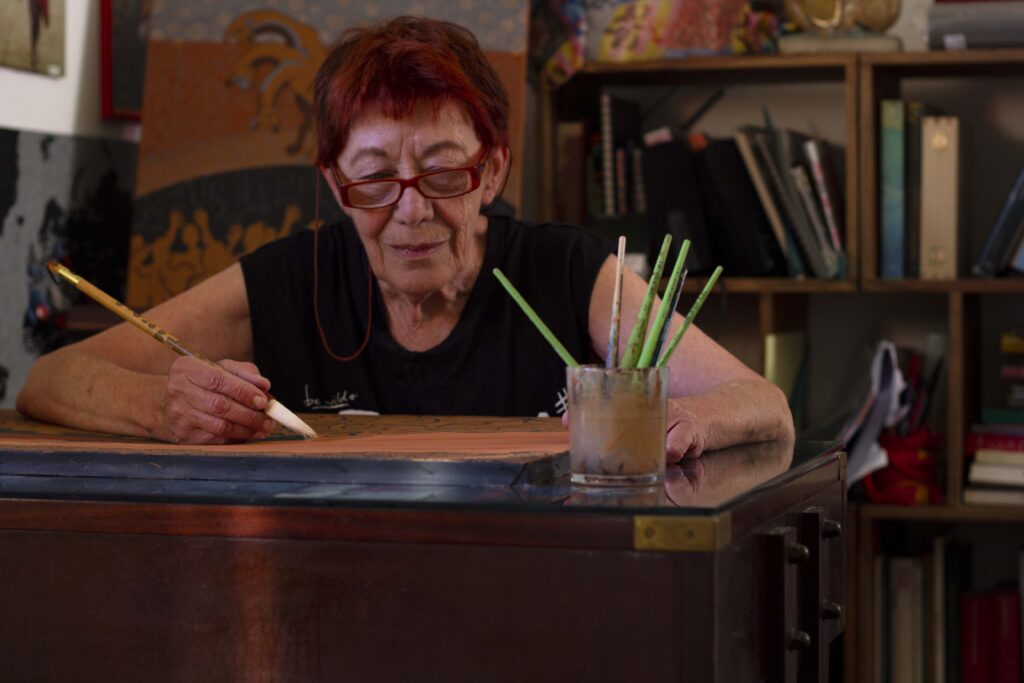 Elena Assante dipingendo caronte